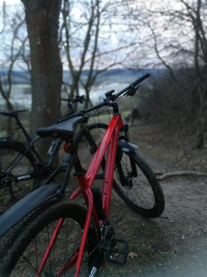 LPI-J: Fahrrad vor Bahnhof gestohlen