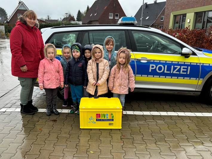 POL-WHV: Move-it Box für Vorschulkinder - Spende der Verkehrswacht Varel-Friesische Wehde