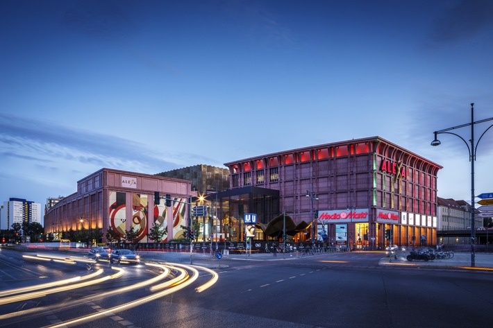 ALEXA Shoppingcenter lädt zum Erlebniswochenende mit verkaufsoffenem Sonntag / Race at ALEXA