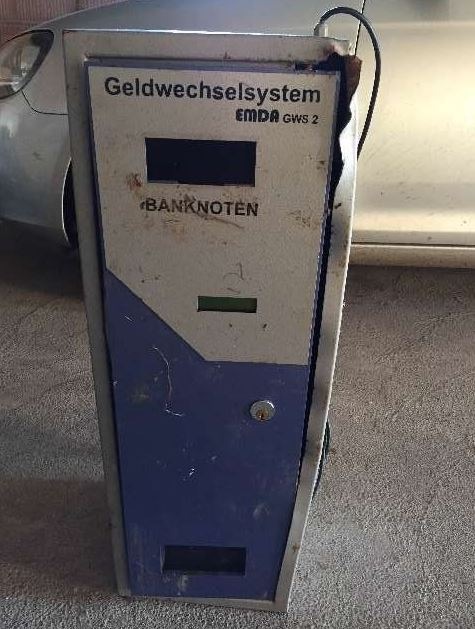 POL-GÖ: (724/2016) Spaziergänger findet Geldwechselautomat auf Feldweg bei Groß Lengden - Herkunft des Gerätes unbekannt