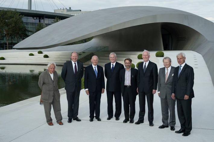 Eröffnung des Porsche Pavillons in der Autostadt in Wolfsburg (BILD)