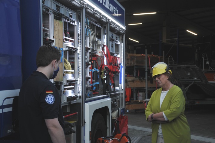 THW HH MV SH: Innenministerin Sabine Sütterlin-Waack besucht das Technische Hilfswerk in Kiel