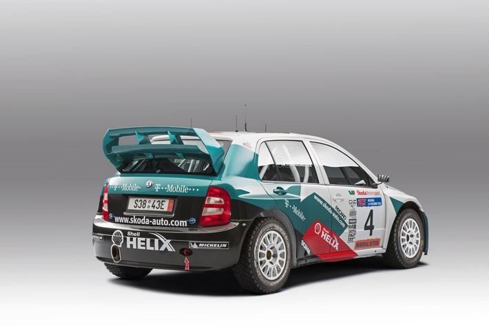 211203-Skoda-Fabia-WRC-2003-3.jpg