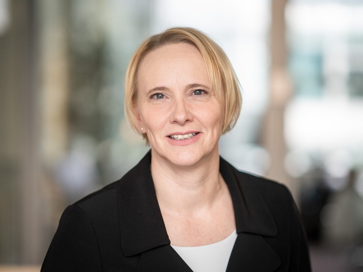 Petra Busch (51) kommt vom Medienbeobachter Argus Data Insights und führt ab dem 1. Juni 2020 gemeinsam mit Andreas Genz (47) die Geschäfte der dpa picture alliance. Weiterer Text über ots und www.presseportal.de/nr/8218 / Die Verwendung dieses Bildes ist für redaktionelle Zwecke honorarfrei. Veröffentlichung bitte unter Quellenangabe: "obs/dpa Deutsche Presse-Agentur GmbH/Michael Kappeler"
