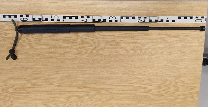 BPOL NRW: Hauptbahnhof Paderborn - Bundespolizisten stellen Teleskopschlagstock sicher