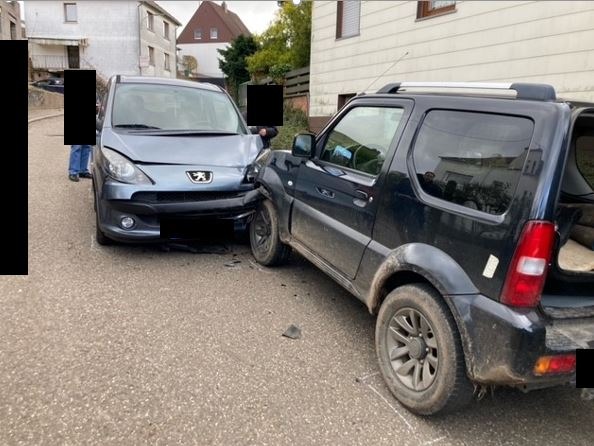 POL-PDPS: Verkehrsunfall mit ca. 10.000,- Euro Sachschaden