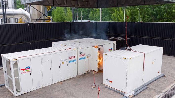 Saft successfully completes large-scale fire testing of its I-Flex battery energy storage system