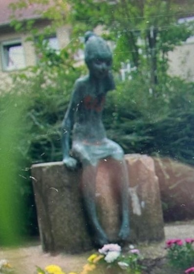 POL-RE: Gladbeck: Skulptur entwendet - Polizei sucht Zeugen