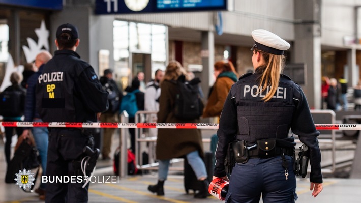 Bundespolizeidirektion München: Polizeieinsatz am Münchner Hauptbahnhof / Reisende melden Person mit Schusswaffe