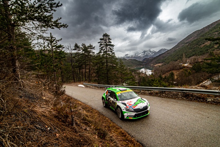 Rallye Kroatien: Andreas Mikkelsen will im ŠKODA FABIA Rally2 evo WRC2-Führung ausbauen