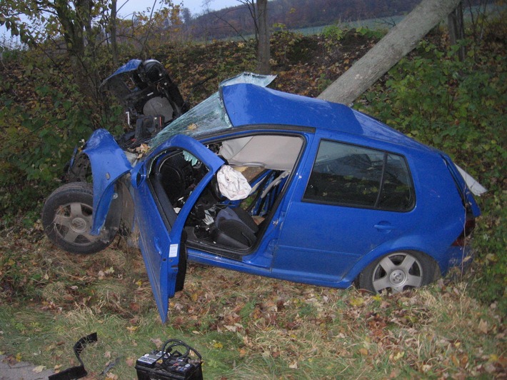 POL-HI: Schwerer Verkehrsunfall zwischen Lamspringe und Gehrenrode