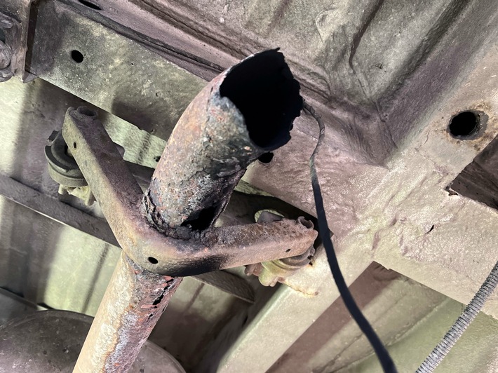 POL-MK: Kontrolle eines schrottreifen Sprinters