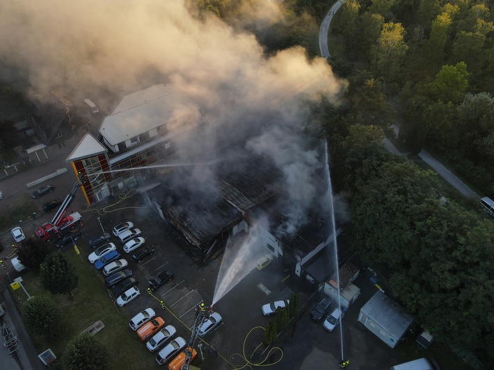 FW-OB: Einsatzreicher Abend für die Feuerwehr