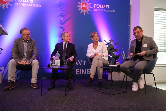 POL-H: Dialog, Verantwortung und Austausch: Polizei und Zivilgesellschaft im gemeinsamen Gespräch