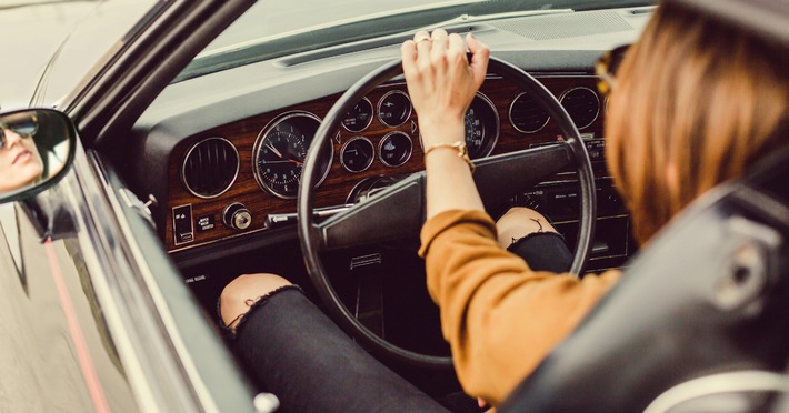 bonus.ch sur les assurances auto : près de 2/3 de la population suisse est favorable à une prime au kilométrage