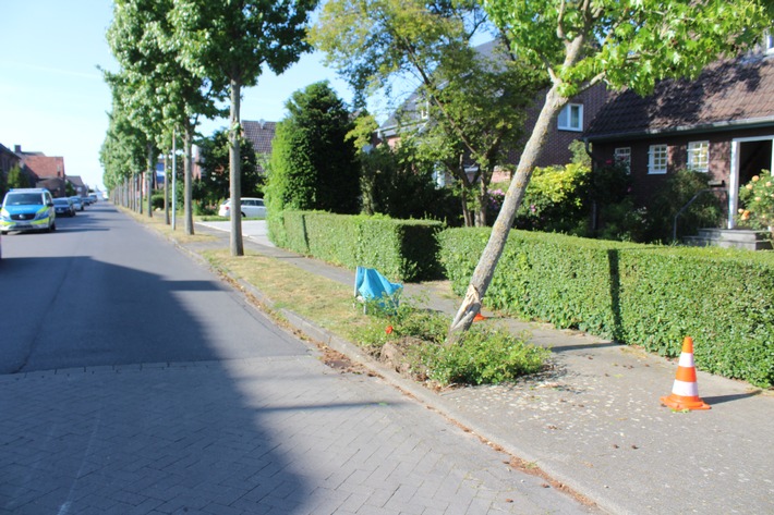 POL-VIE: Grefrath-Oedt: Polizei ermittelt Unfallflüchtigen Dank eines aufmerksamen Ehepaars (Fotoberichterstattung)