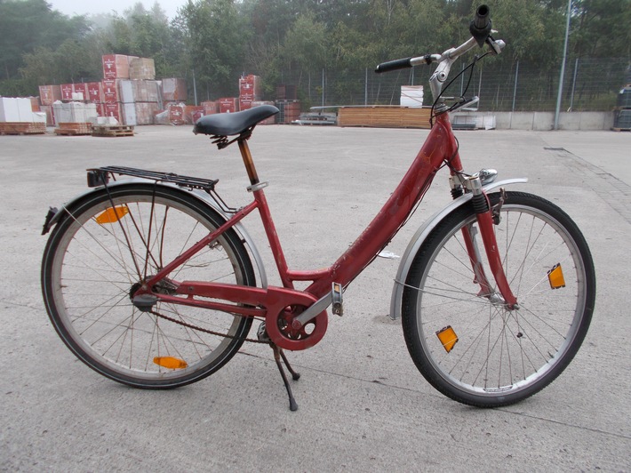 POL-CE: Eigentümer zu rotem Damenrad gesucht