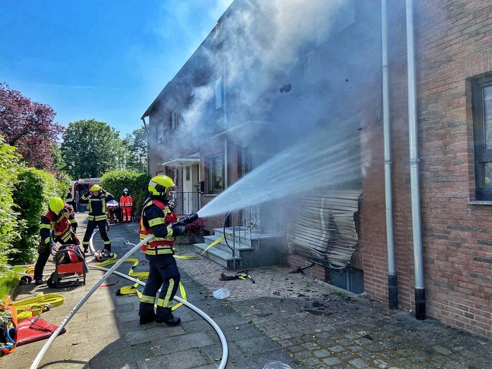 FW-NE: Zimmerbrand in Reihenhaus | Keine Verletzten