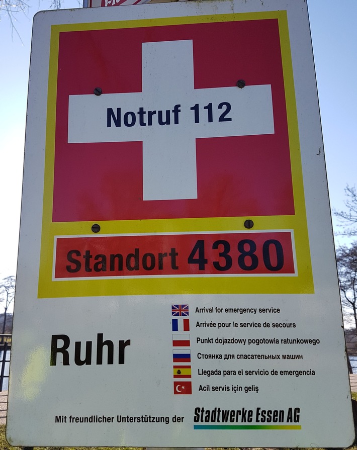FW-E: Junger Mann droht in der Ruhr zu ertrinken