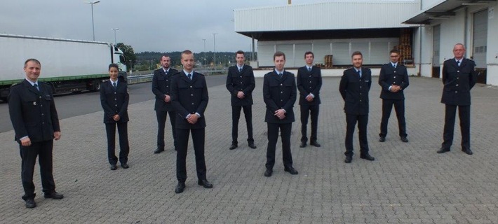 BPOL-TR: Bundespolizeiinspektion Trier bekommt Zuwachs Eine neue Kollegin und zehn neue Kollegen am Flughafen Hahn begrüßt