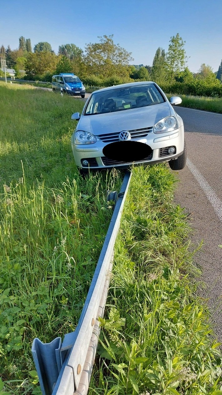 POL-FR: Freiburg-Dietenbach: Berauschter Autofahrer begeht Unfall auf der Tel-Aviv-Yafo-Allee und flieht - Wichtiger Zeuge gesucht