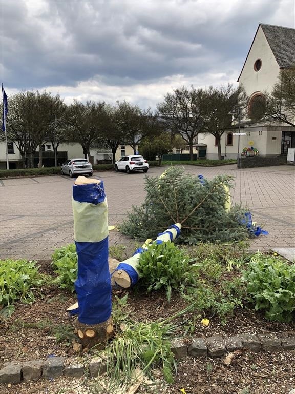 POL-PDTR: Sachbeschädigung am Maibaum der Gemeinde Morbach