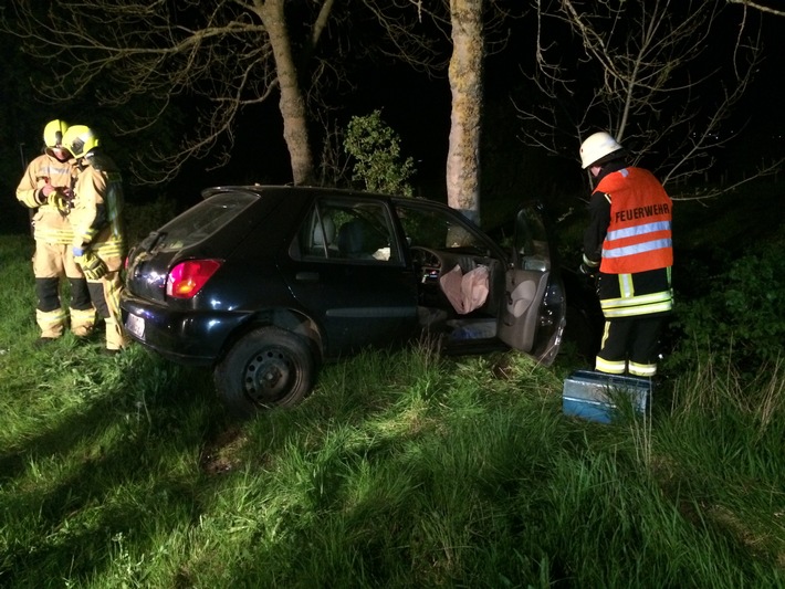FW-Stolberg: Schwerer Verkehrsunfall auf der Landesstraße 12 zwischen Gressenich und Mausbach