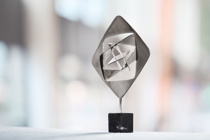 Grimme-Preis: ZDF-Familie erhält fünf Auszeichnungen / Besondere Ehrung des Grimme-Preisstifters an das ZDF-Team von &quot;heute – in Europa&quot;