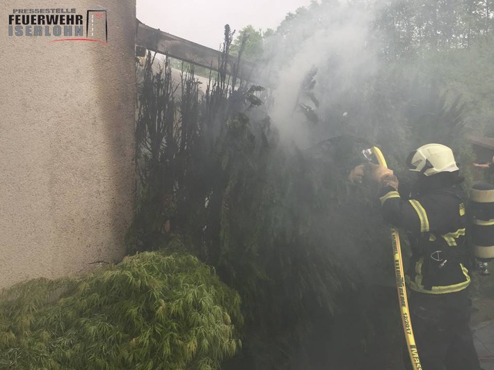 FW-MK: Brand am Gebäude