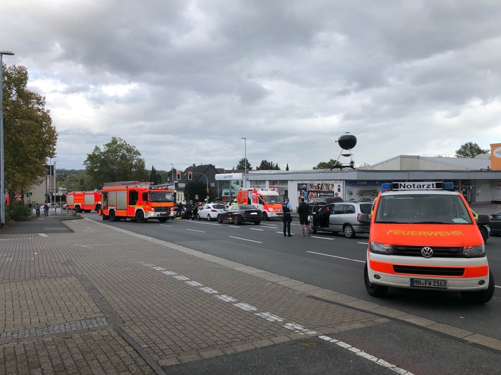 FW-MH: Verkehrsunfall auf der Kölner Straße Höhe Straßburger Allee