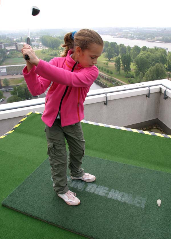 Golfsport knackt erstmals magische Grenze - 10-jährige Hamburgerin ist 500.000ste Golferin