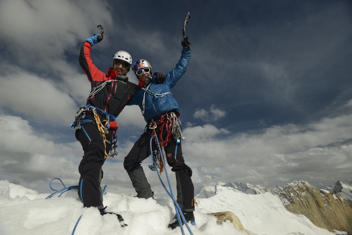 Mammut Jubiläumsprojekt: Friedlicher Einsatz von Flugdrohnen bei David Lamas Expedition zum Trango Tower (VIDEO)