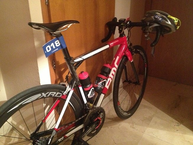POL-DA: Darmstadt: Auffälliges rot-weißes Triathlon-Rennrad gestohlen