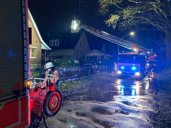 FW Norderstedt: Schornsteinbrand im Knickweg