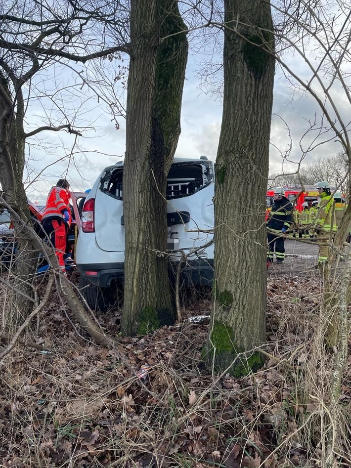 POL-STD: 59-jähriger Autofahrer bei Unfall in Stade verletzt