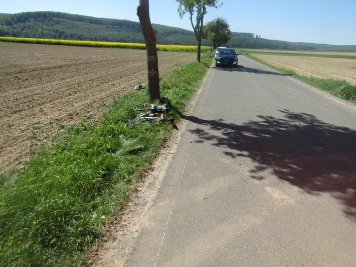 POL-HM: Fahrradfahrer von Pkw erfasst und schwer verletzt