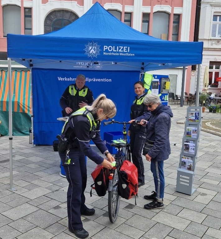 POL-WAF: Ahlen. Aktionstag "Mobilität im Wandel" gelungen - Viele Antworten auf viele Fragen