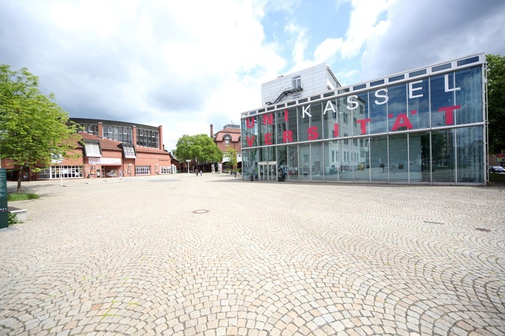 Blick auf die Universität / Weiterer Text über ots und www.presseportal.de/nr/110649 / Die Verwendung dieses Bildes ist für redaktionelle Zwecke unter Beachtung ggf. genannter Nutzungsbedingungen honorarfrei. Veröffentlichung bitte mit Bildrechte-Hinweis.