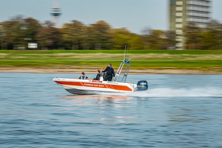 FW-NE: Person im Rhein | Schwimmen im Rhein ist lebensgefährlich!