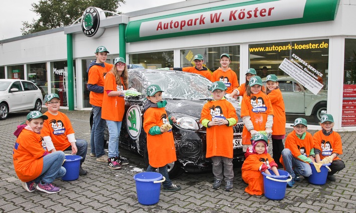 SKODA AUTO Deutschland unterstützt die &quot;Action!Kidz&quot;-Kampagne der Kindernothilfe (BILD)