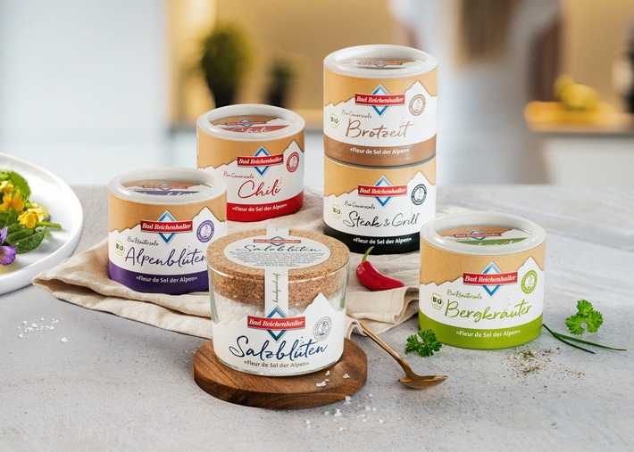 Premiumsortiment "Fleur de Sel der Alpen" von Bad Reichenhaller / Weiterer Text über ots und www.presseportal.de/nr/110679 / Die Verwendung dieses Bildes für redaktionelle Zwecke ist unter Beachtung aller mitgeteilten Nutzungsbedingungen zulässig und dann auch honorarfrei. Veröffentlichung ausschließlich mit Bildrechte-Hinweis.