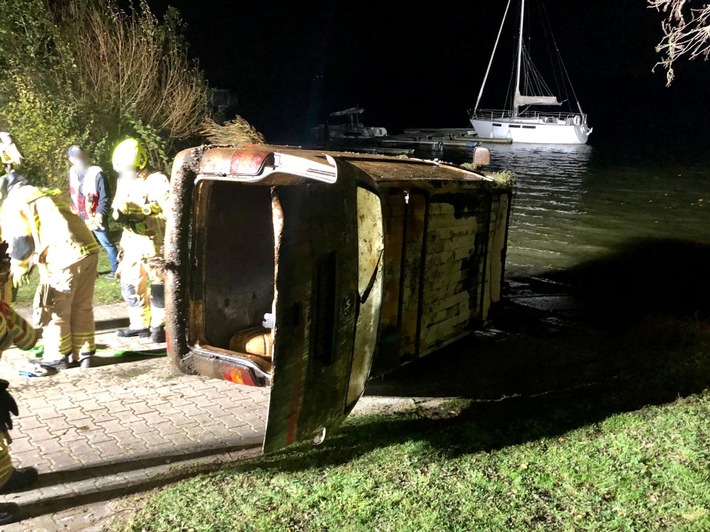 POL-PB: Gestohlenen VW-Transporter nach neun Jahren im Lippesee gefunden