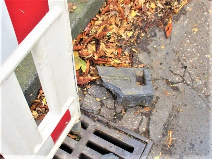 POL-HA: Zeugen gesucht: Hartgummibruchstück von Beschwerungsstein auf Straße platziert