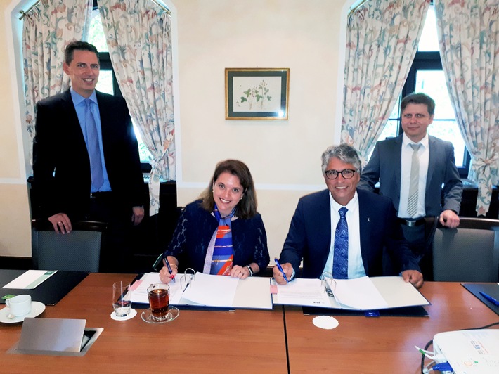 Fasihi und BASF unterzeichnen Vertrag / Weltweit größtes Chemieunternehmen erhält langfristig globale Nutzungsrechte am Fasihi Enterprise Portal