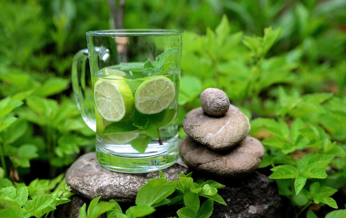 Wasserfilteranlage für Trinkwasser mit Aktivkohlefilter - BlueandClear sind die Spezialisten, wenn es um Trinkwasserhygiene geht