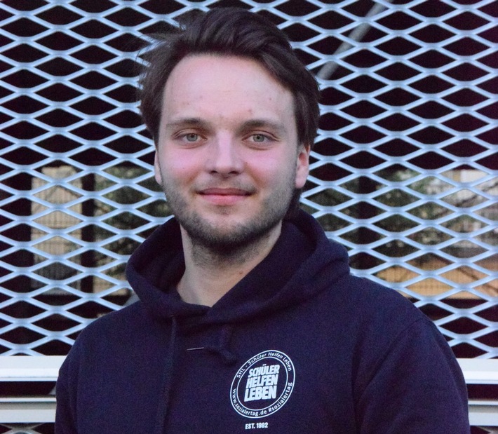 Mats Blunck aus Neumünster startet mit Schüler Helfen Leben Corona-Spendenaktion