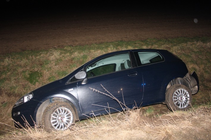 POL-DN: Nächtlicher Unfall: Ohne Licht, aber mit Alkohol