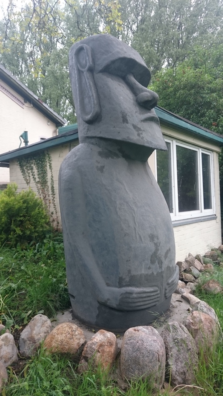 POL-HL: HL-St. Jürgen   :

Abbild einer &quot;Moai&quot;- Statue der Osterinseln verschwunden