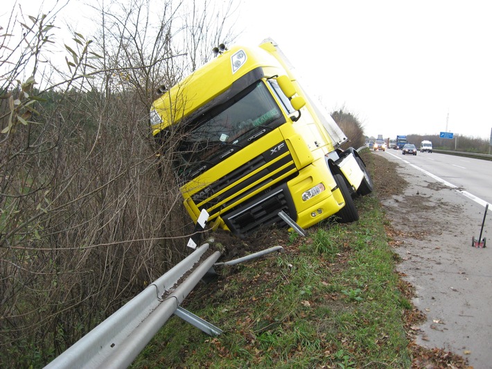 POL-WL: Verkehrsunfall mit Sattelzug