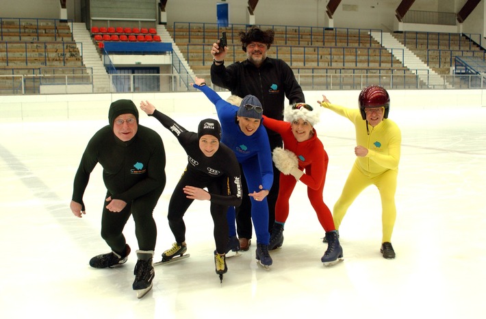 "Was bin ich?" on Ice: Das Eislauftraining mit Claudia Pechstein am 27. März 2003 bei Kabel 1 / Außerdem: Thomas Koschwitz als prominenter Ehrengast in der Sendung